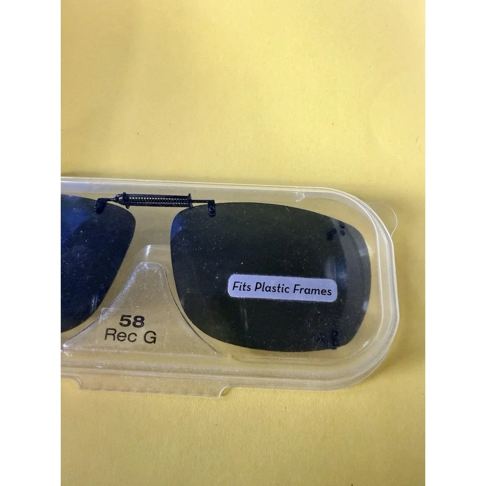Solar Shield Polarized Clip On Sunglasses 58 Rec g Fits Plastic Frames Black